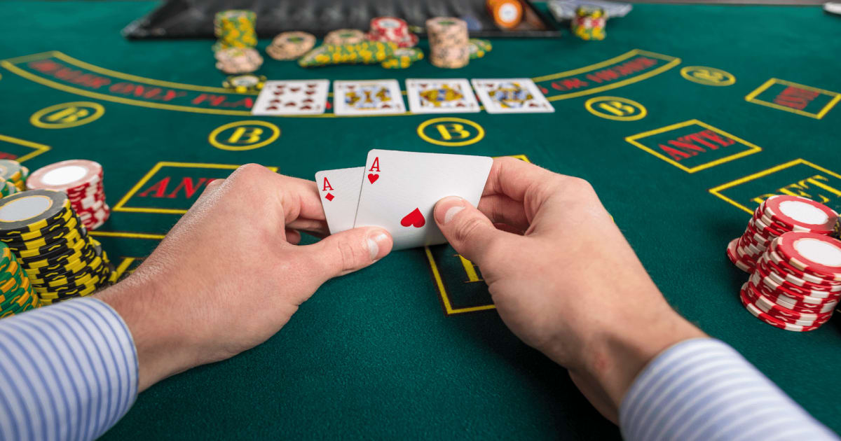 Hướng dẫn hoàn chỉnh để chơi các giải đấu poker trực tuyến