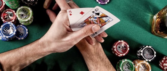3 điểm khác biệt chính giữa người chơi Blackjack và Poker